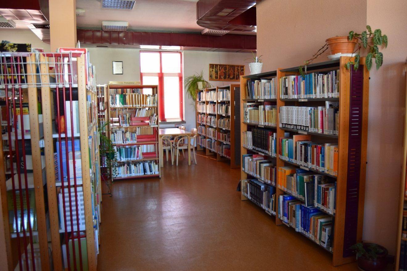 Biblioteca Municipal  Município de Figueira