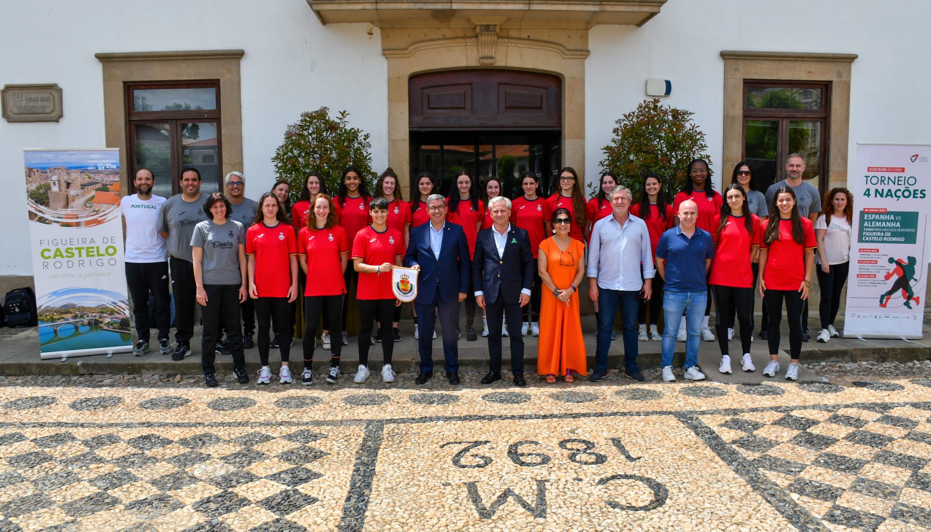 Torneio 4 Nações Em Andebol Feminino Seleção Nacional De Espanha Recebida Na Câmara Municipal (22)